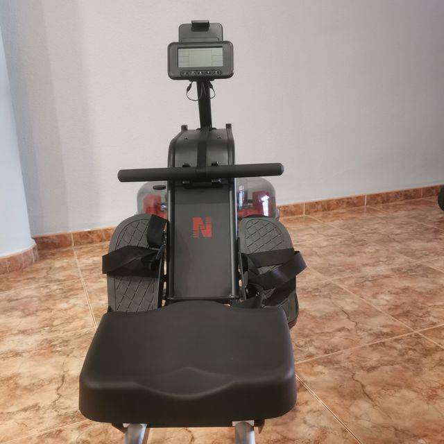 Máquina de remo  con agua. Modelo: Neezee Z1-1