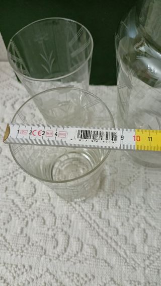 Caraffa vintage con bicchieri