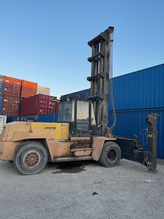 CARRETILLA ELEVADORA CONTENEDORES MARITIMOS