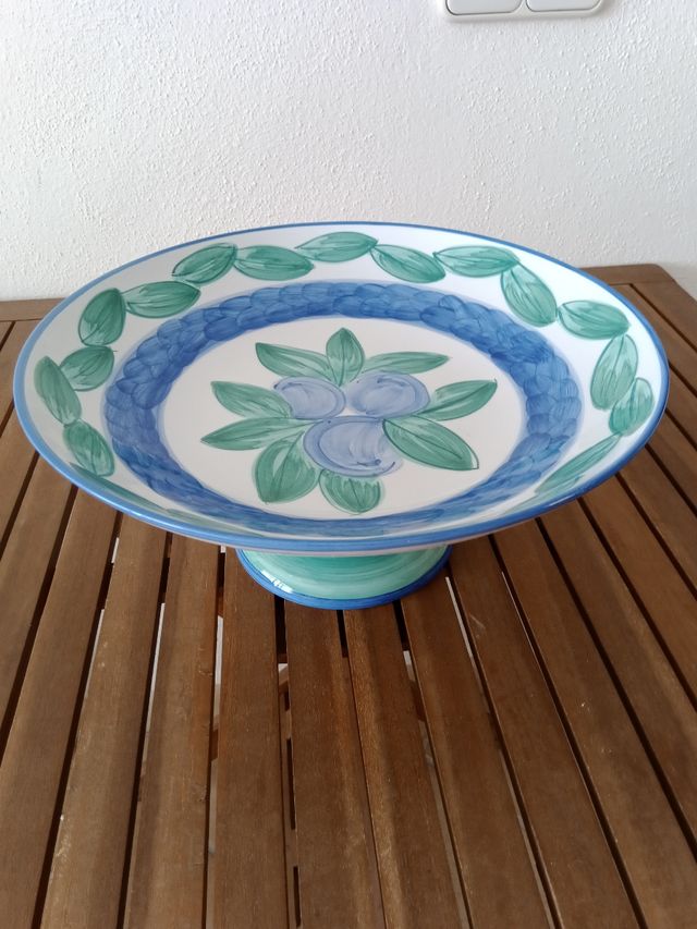 Keramik-Schale mit Fuß