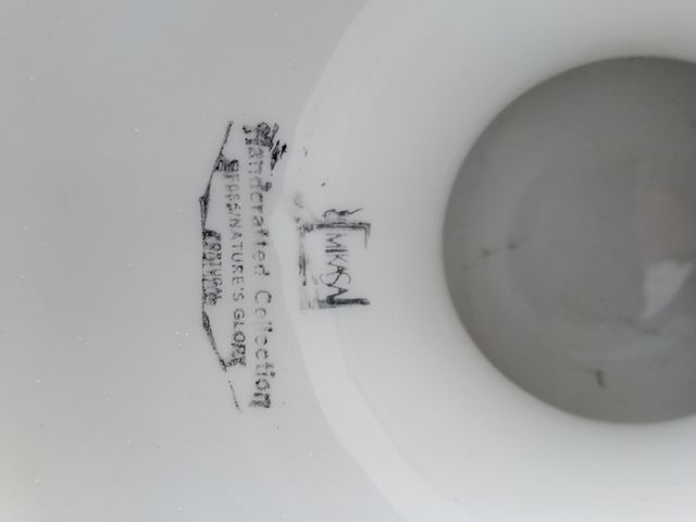 Keramik-Schale mit Fuß