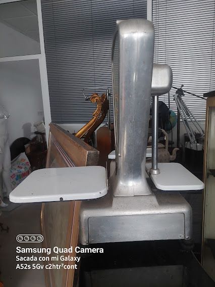 Bascula francesa vintage LUTRANA años 50/60