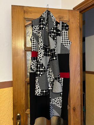 Traje de vestido y chaqueta de punto fino