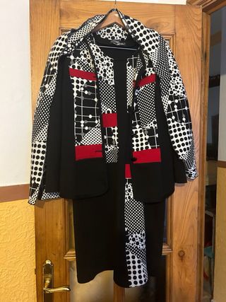 Traje de vestido y chaqueta de punto fino