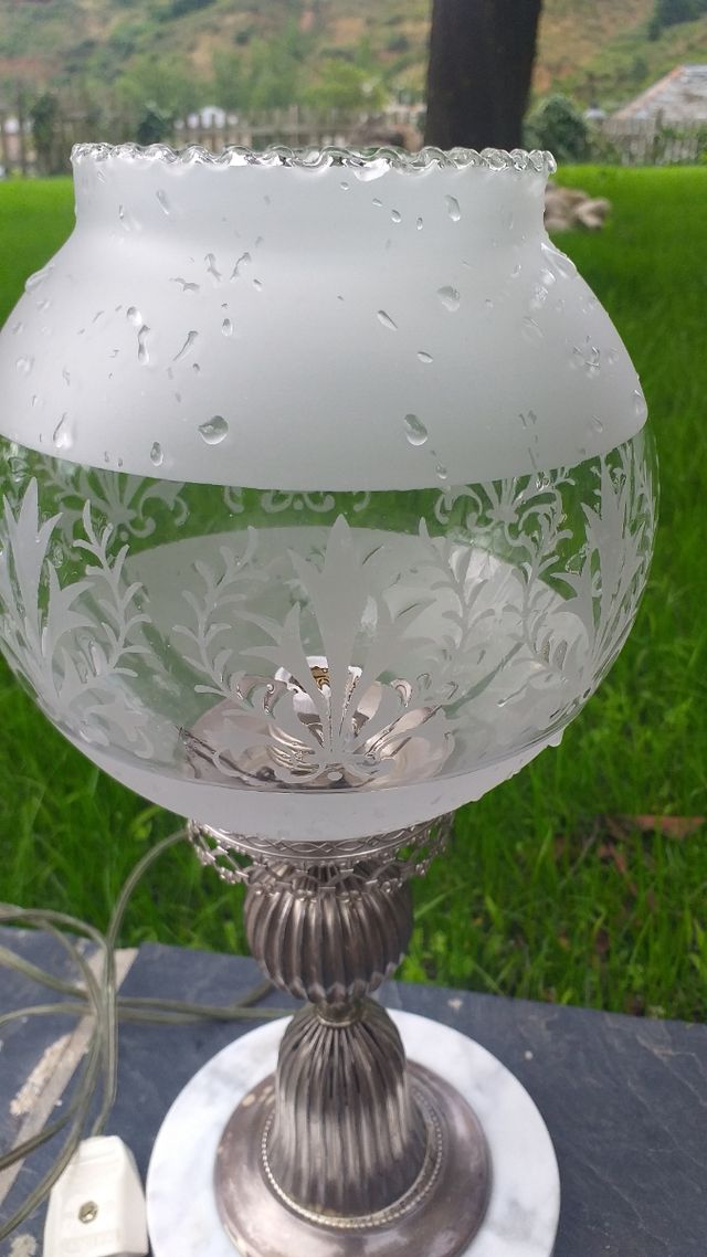 ANTIGUA LAMPARA DE MESA