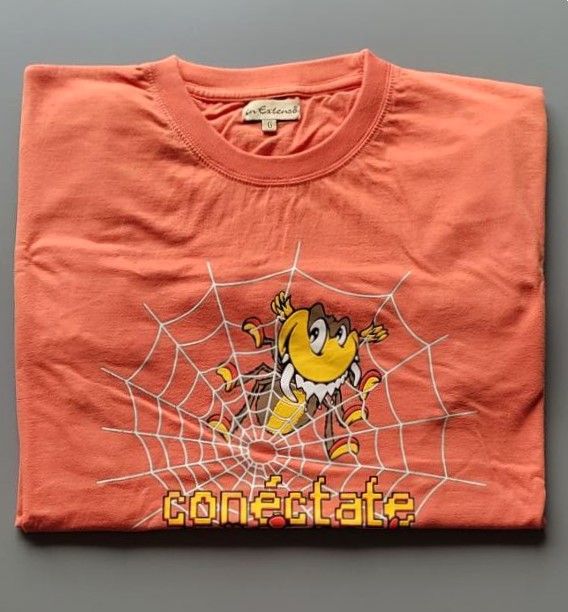 camiseta anaranjada juvenil unisex de talla media