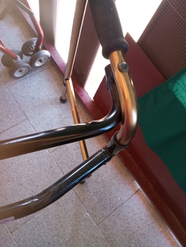 Andador aluminio plegable