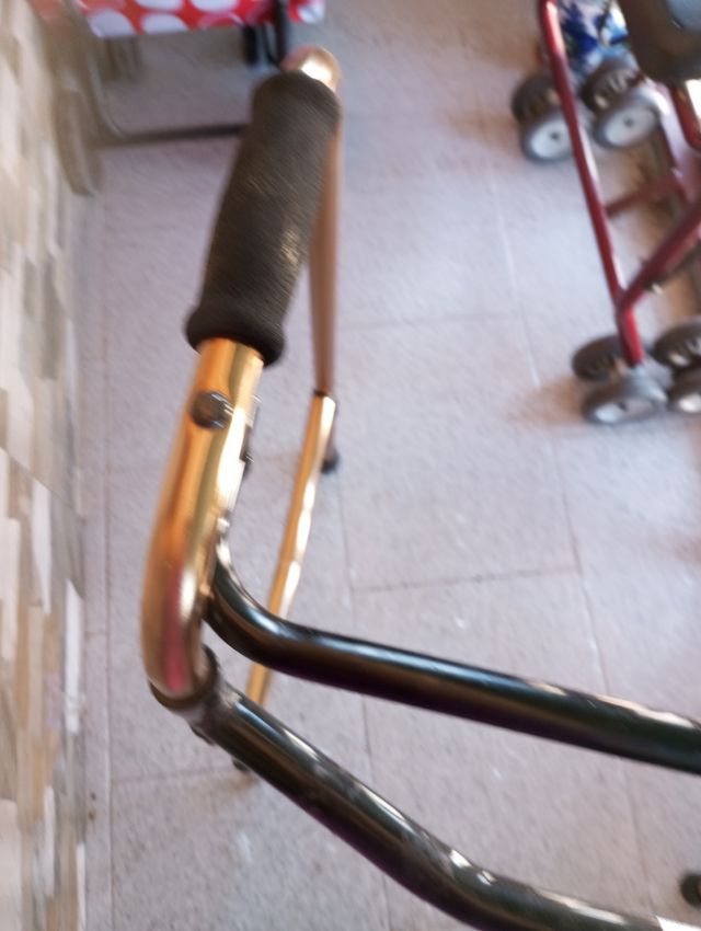 Andador aluminio plegable