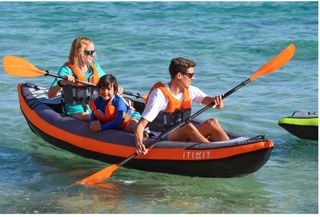 kayak hinchable 2/3 plazas + remos chalecos bomba