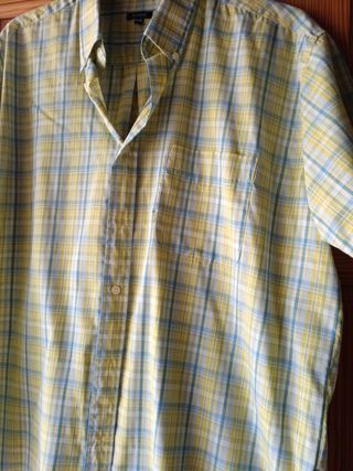 Camisa juvenil elegante de verano