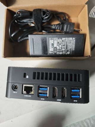 Minifórum UM690#TAP261