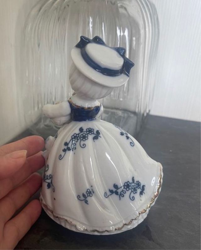 Antigua muñeca musical porcelana inglesa