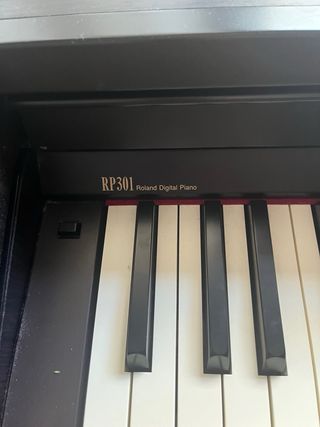 Piano Roland RP 301 supernatural