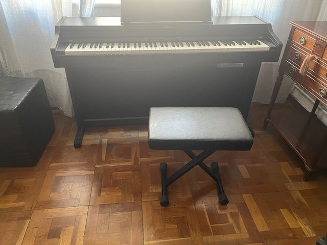 Piano Roland RP 301 supernatural