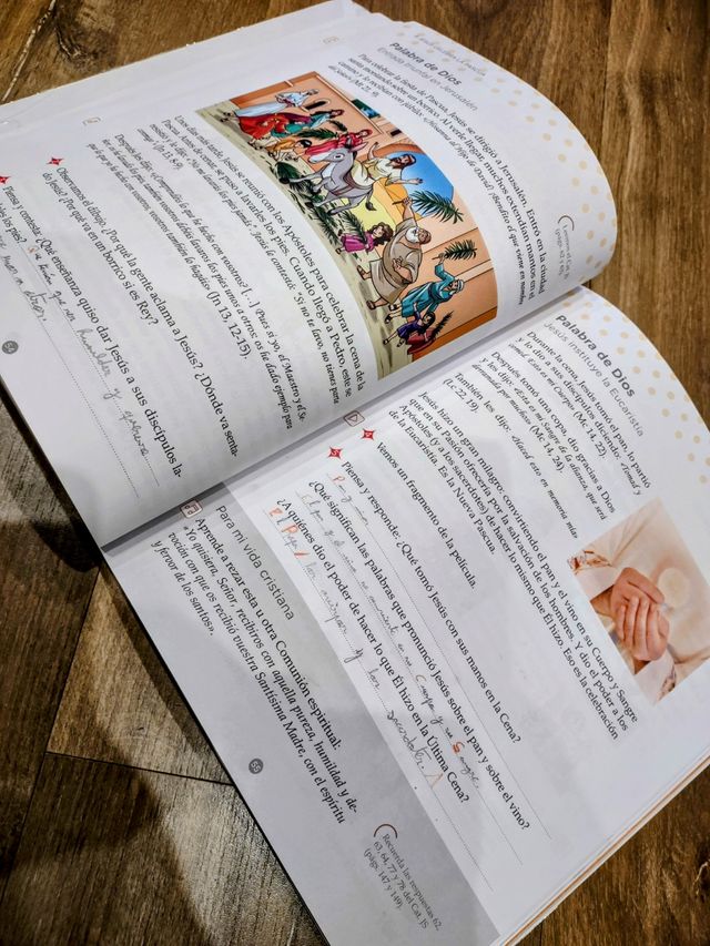 AMIGOS DE JESUS. PRIMERA COMUNION