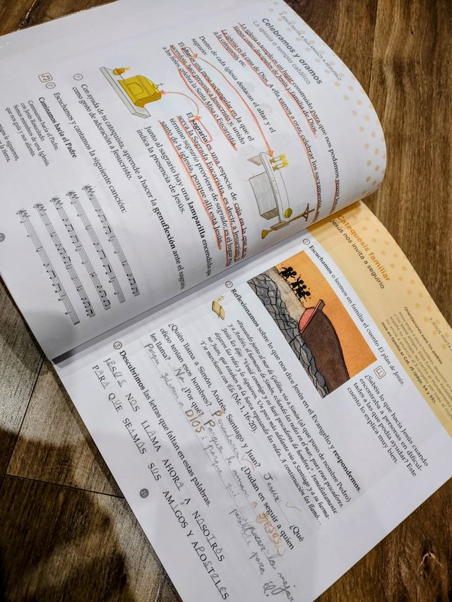 AMIGOS DE JESUS. PRIMERA COMUNION