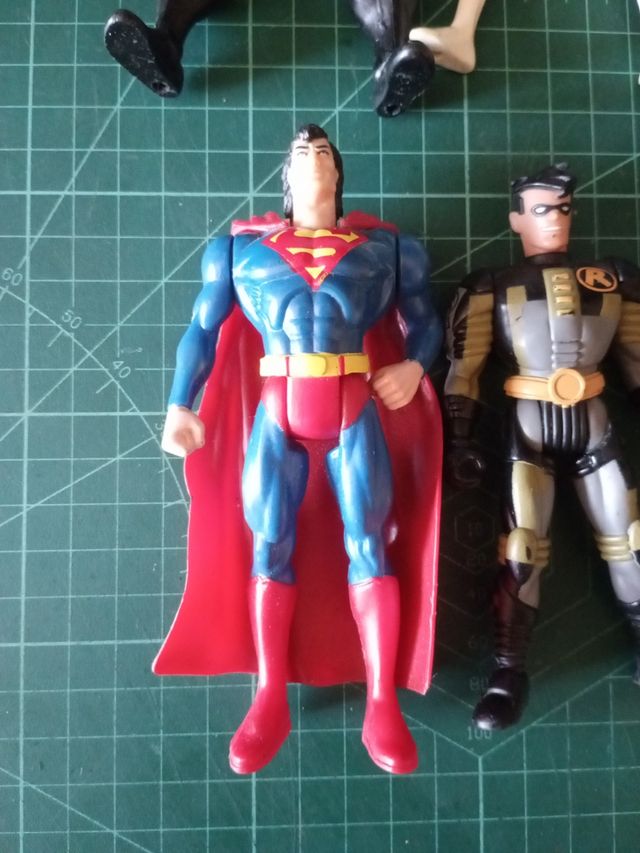 Personaggi classici dei supereroi Marvel e DC