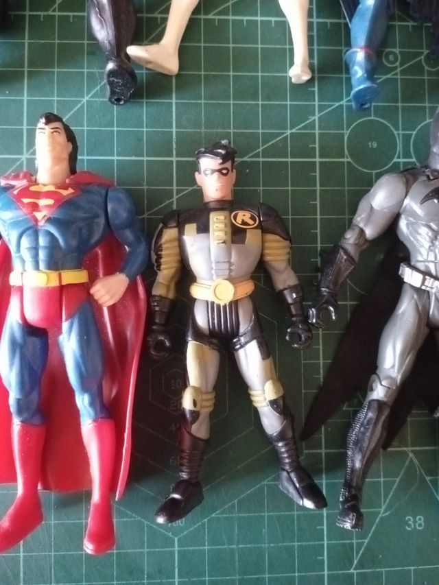 Personaggi classici dei supereroi Marvel e DC