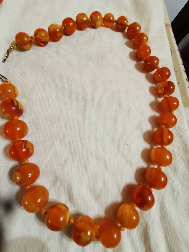 Collana etnica in Bachelite a ciliegia