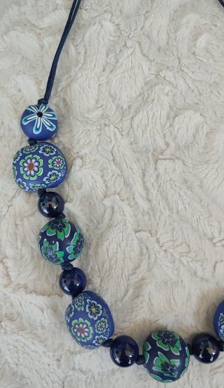 COLLAR GARGANTILLA tonos azules.