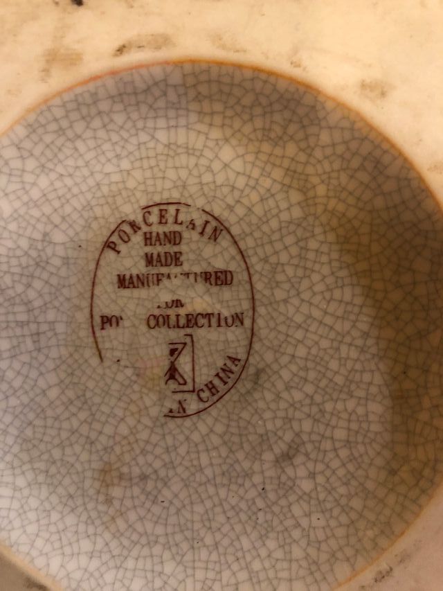 Tibor con flores de lis