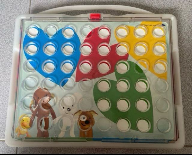 Juego de mesa familiar.