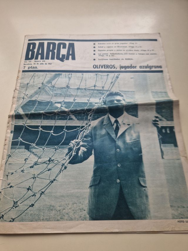 Hinchas nostálgicos del Barça, antiguos periódicos