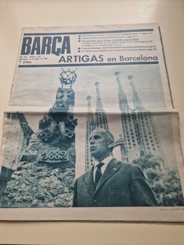 Hinchas nostálgicos del Barça, antiguos periódicos