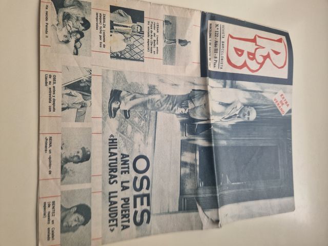 Hinchas nostálgicos del Barça, antiguos periódicos