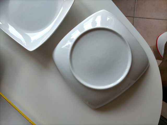 2 platos blancos cuadrados grandes 