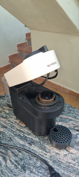 Cafetera Vertuo Nespresso. 