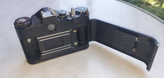 Unico .. Zenit EM + Helios 44M