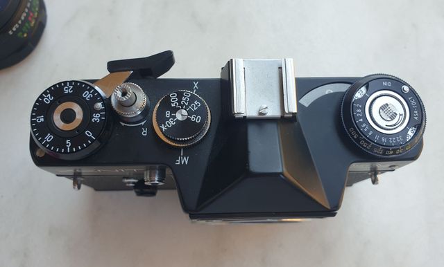 Unico .. Zenit EM + Helios 44M