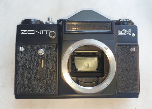 Unico .. Zenit EM + Helios 44M