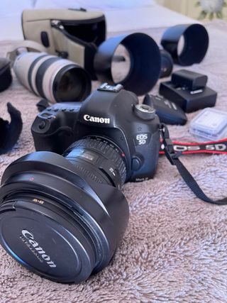 Cámara Canon 5D Mark III con 2 objetivos