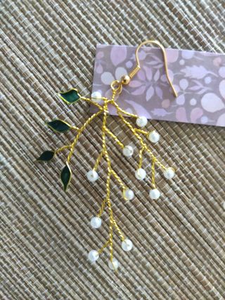 Pendientes de piedra y esmalte