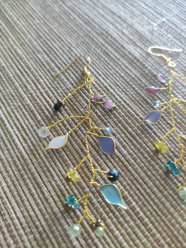 Pendientes de cristal y esmalte