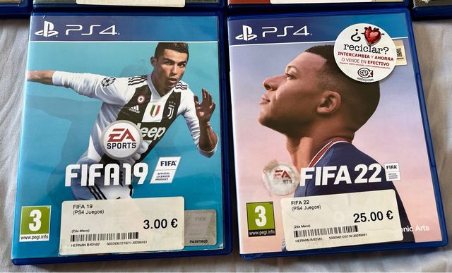 PS4 con 2 mandos y 6 juegos