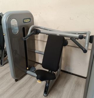 LOTE MAQUINARIA TECHNOGYM seminuevo