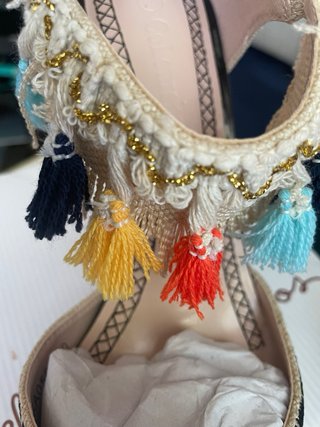 Originales tacones fiesta bordados a estrenar!