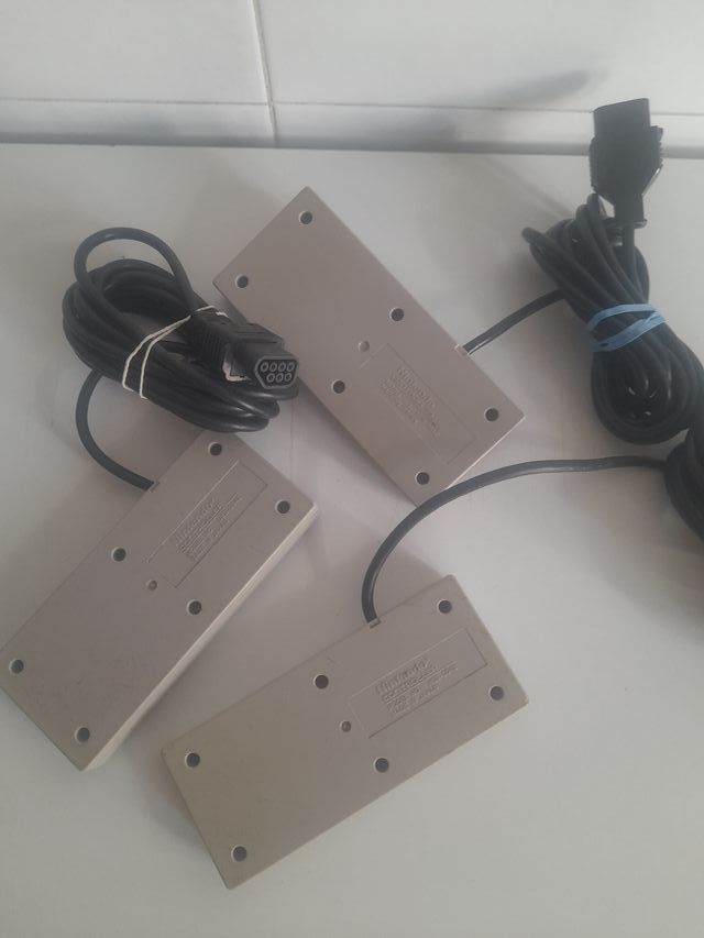 3 mandos NINTENDO NES