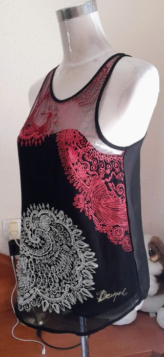 Top Desigual talla M o 36-38. Como nuevo!!