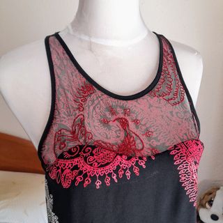 Top Desigual talla M o 36-38. Como nuevo!!