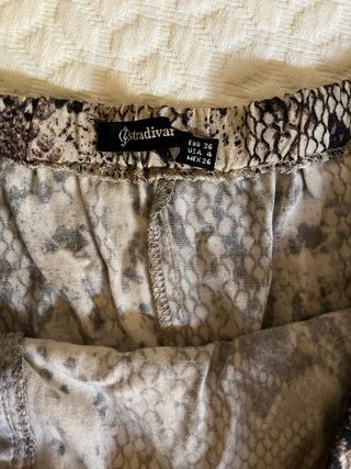 Conjunto falda y blusa piel de serpiente