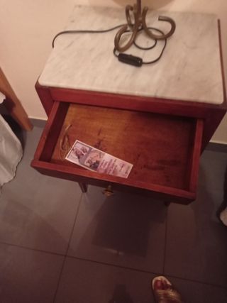 Mesita de noche antigua, aprovecha el,