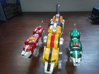 Toynami Voltron leoni 2 3 5 action figure robot
