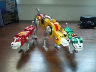 Toynami Voltron leoni 2 3 5 action figure robot