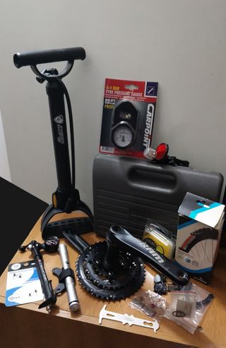 BICICLETA ROCKRIDER RR9.2 Y ACCESORIOS