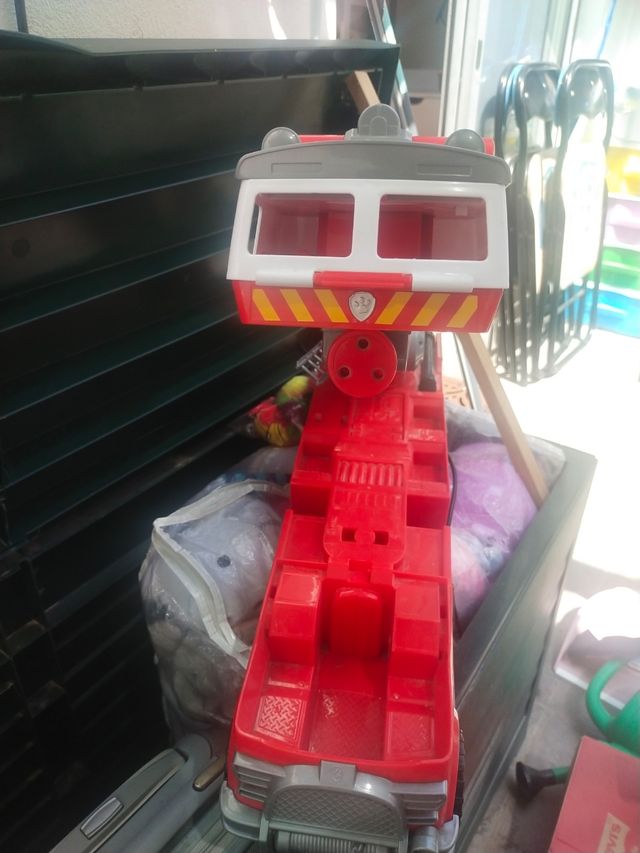 Camión bomberos patrulla canina