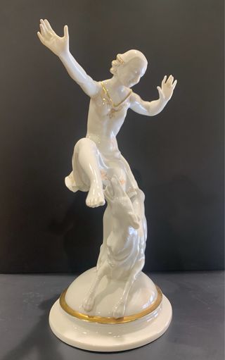 Figura de porcelana Art Déco.